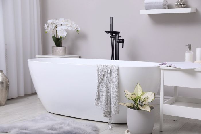 Змішувач для ванни підлоговий Invena Glamour чорний BW-02-W04